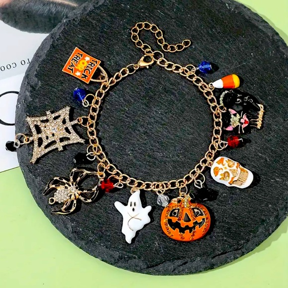 New Halloween Charm Bracelet - Picture 1 of 6